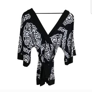 Black and White Floral Kimono Top